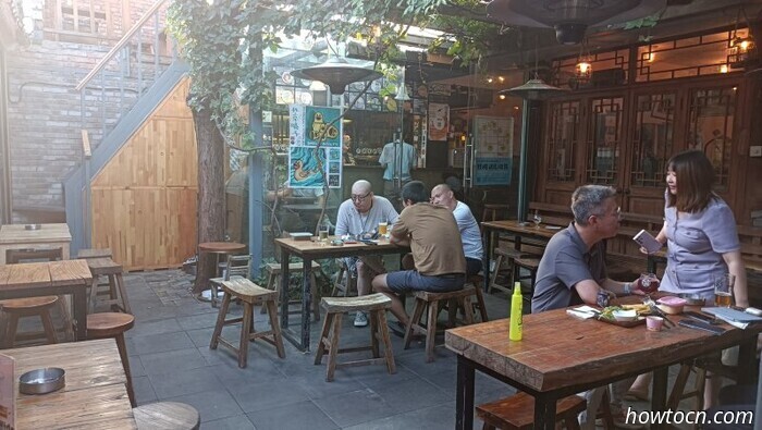 Uno sguardo ai (più o meno) beer garden di Pechino