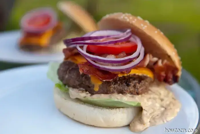 Mandarin Monday: Elevate Your Burger Vocabulary With This Lingo