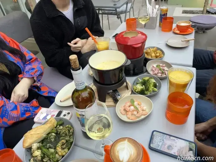 Десять мест, где можно насладиться сырным фондю