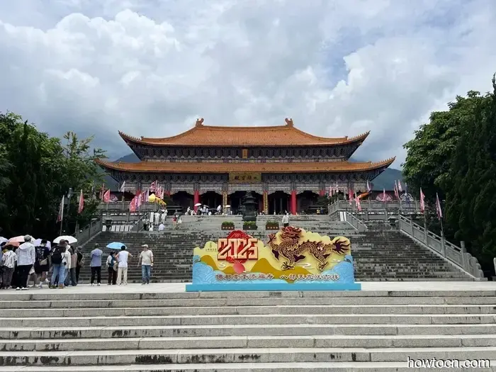 Pioneering New Paths in China: The Three Pagodas - Emerging Adventurers