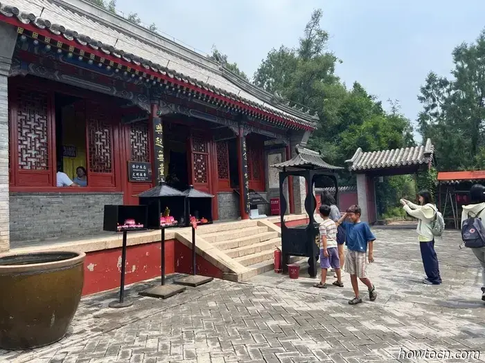 Scoprendo nuovi orizzonti in Cina: il Tempio di Hongluo e la Grande Muraglia - Esploratori alle prime armi