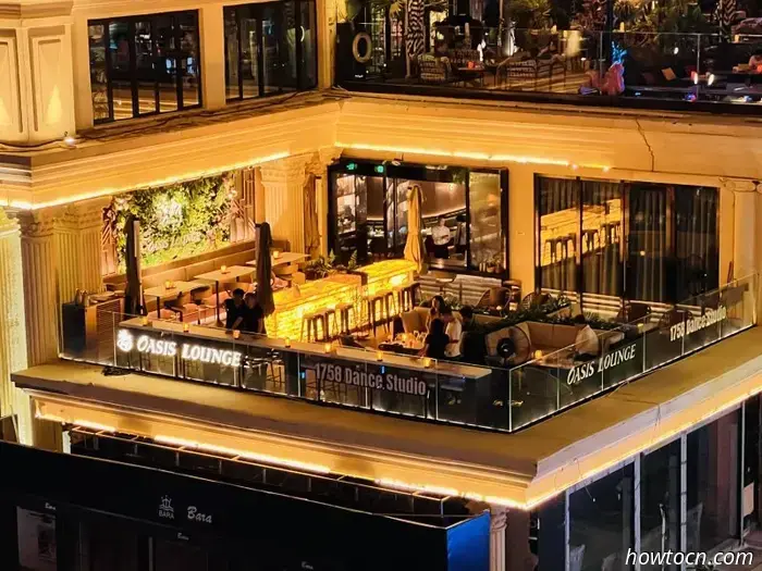 Dachterrassen und Dächer in Peking: der Liangma-Fluss