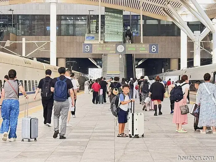 Осваивая новые горизонты в Китае: Русская улица в Даляне — начинающие исследователи