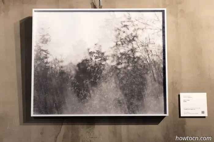 "Unter uns": Eine bewegende Ausstellung im Café Zarah