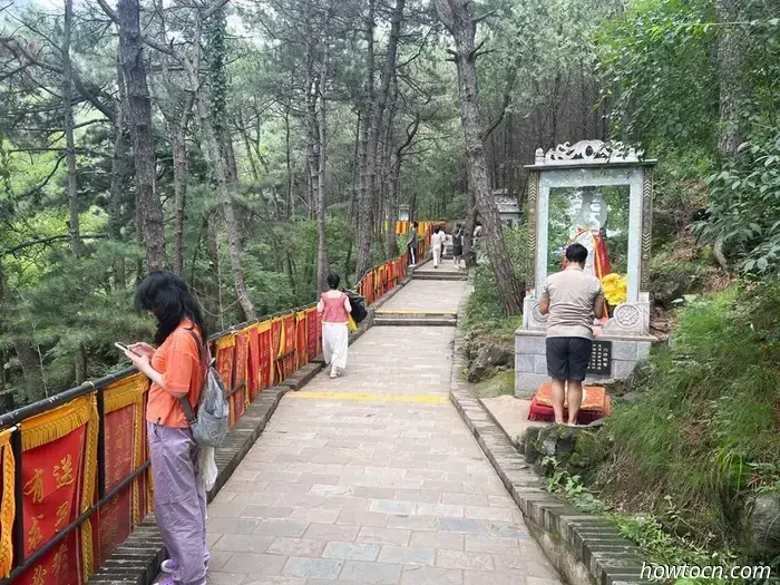 Scoprendo nuovi orizzonti in Cina: il Tempio di Hongluo e la Grande Muraglia - Esploratori alle prime armi