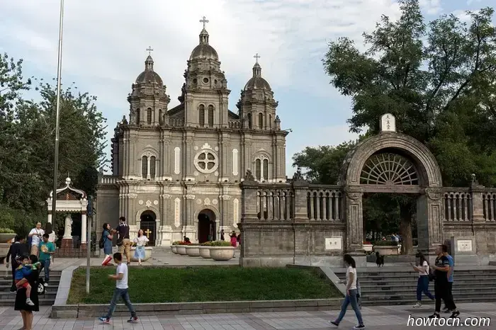 Die verborgene Geschichte von vier Kirchen in Peking nachzeichnen