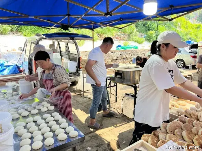 Осваивая новые горизонты в Китае: Русская улица в Даляне — начинающие исследователи